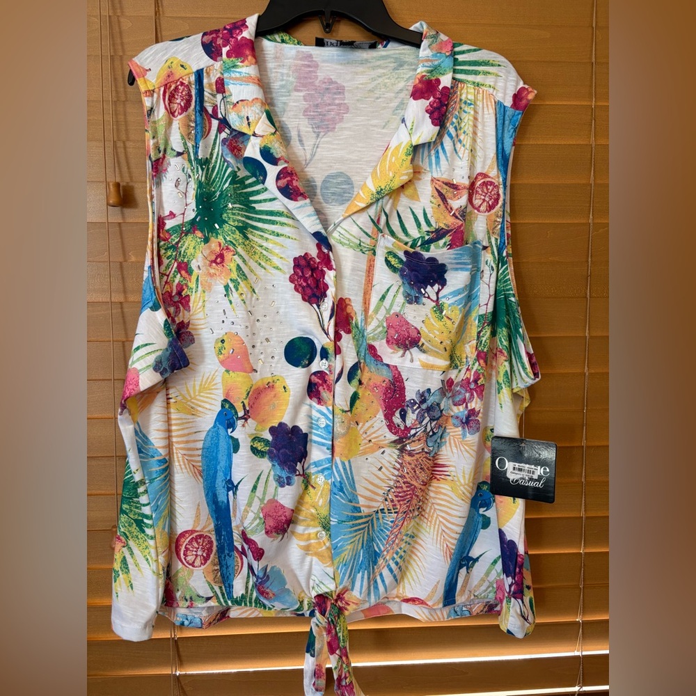 Onque Casuals NWT Tropical Print Top with tie front and rhinestones. Size 3X - Picture 9 of 9